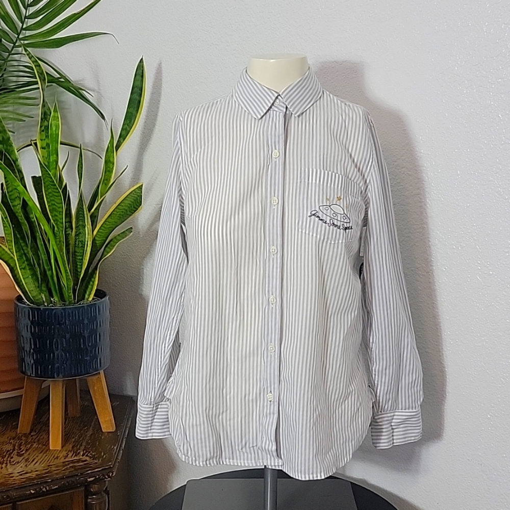 Old Navy -NWT (XS) UFO gimme some space~ button up longsleeve white, gray stripe
